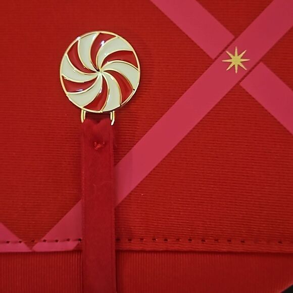 ESTEE LAUDER RED CHRISTMAS HOLIDAY 2021 CASE  MAKEUP COSMETIC - Picture 2 of 7